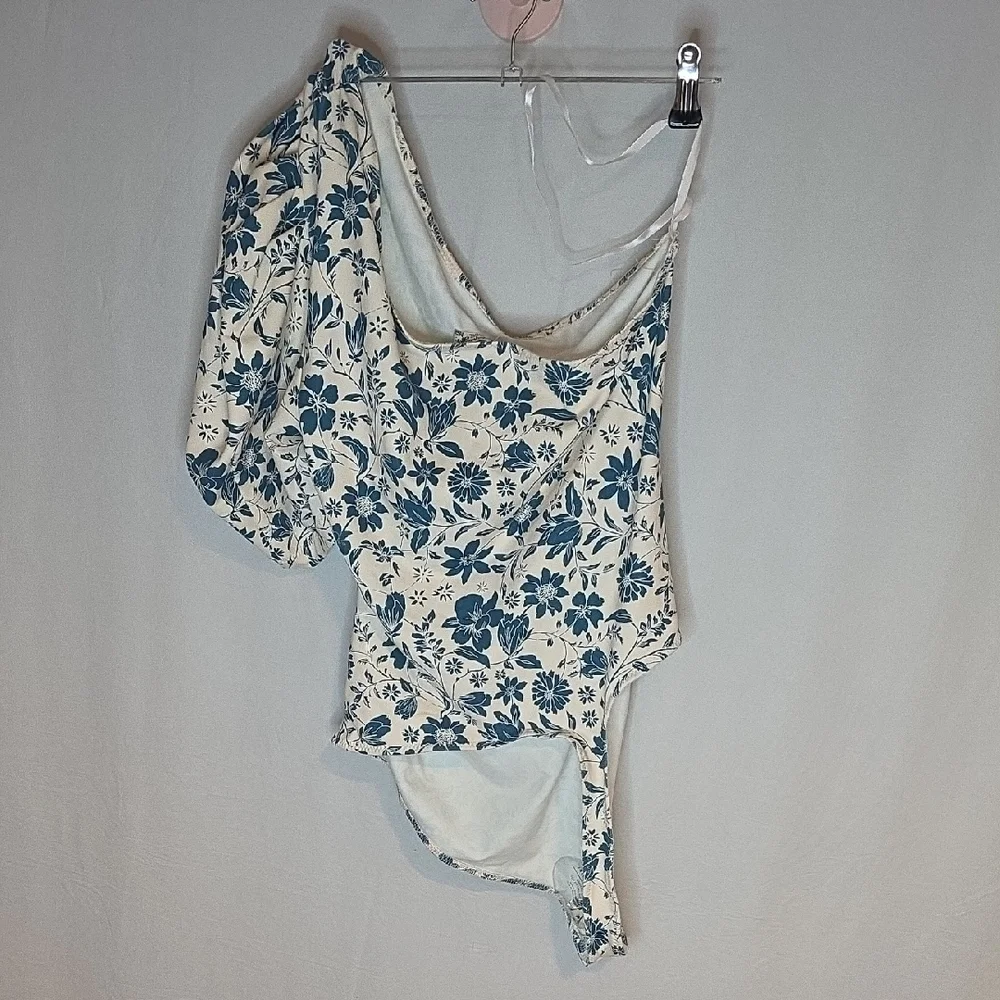 Free People Blue Single Puff Sleeve Floral Bodysuit BNWT - Picture 4 of 5